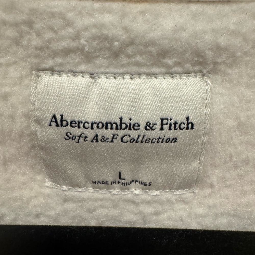 Abercrombie & Fitch Soft Ivory Nature Camo Sweatshirt Size L - Picture 4 of 13